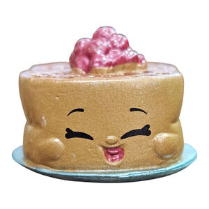 Shopkins Winona Waffles Breakfast Team #6-054 Season Dazzling Finish Ultra Rare